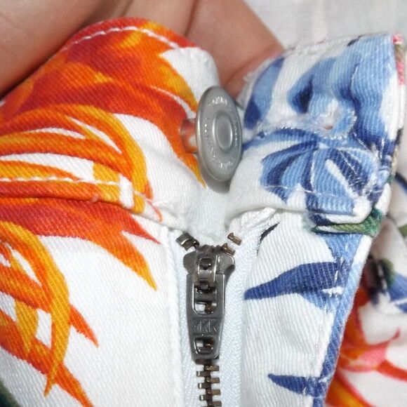 TOMMY BAHAMA Jeans, 33, Skinny Ankle, Floral/Bogart Blooms Print, Zip, Pockets - Picture 8 of 14